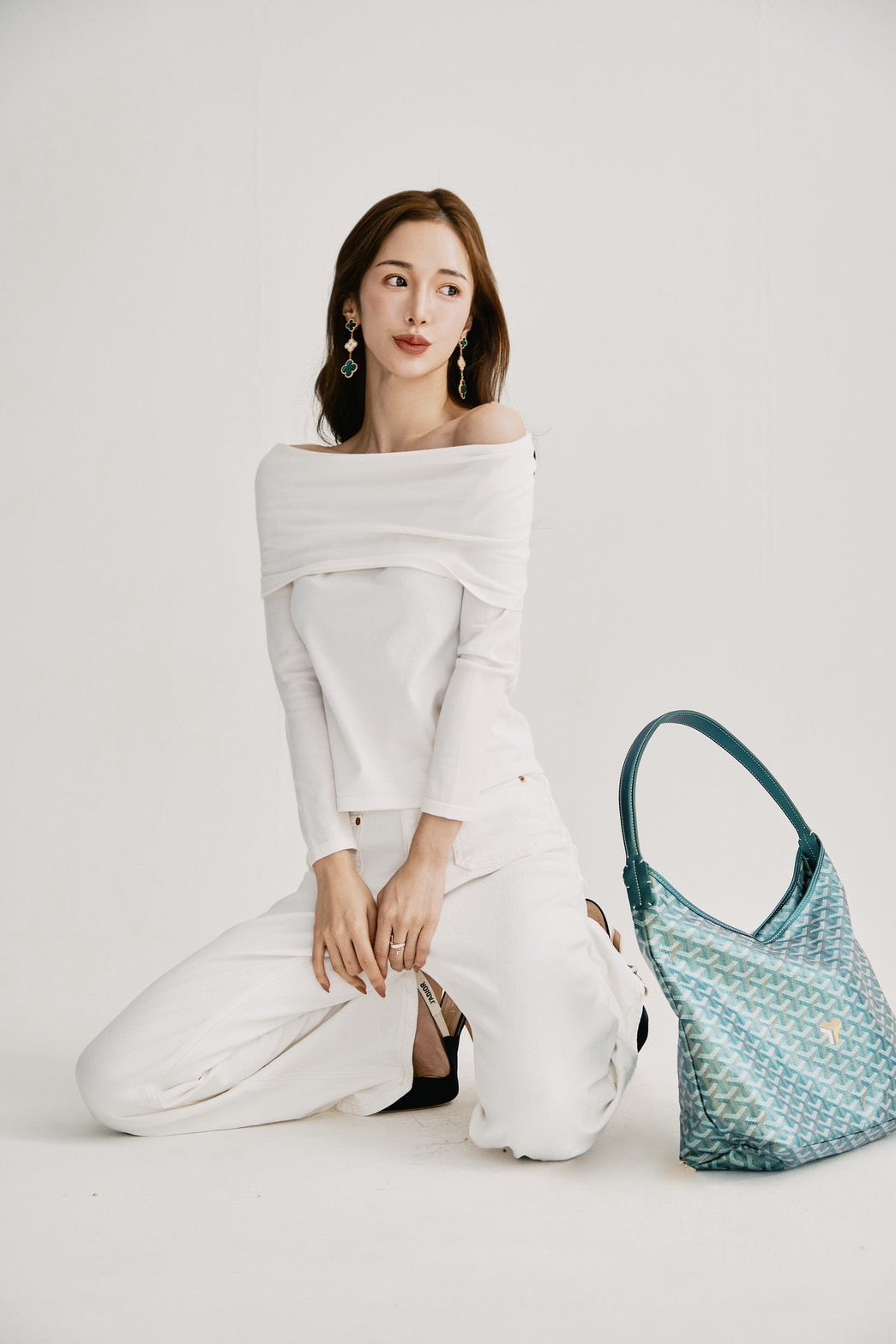 【即日発送】Silk blend off-shoulder knit